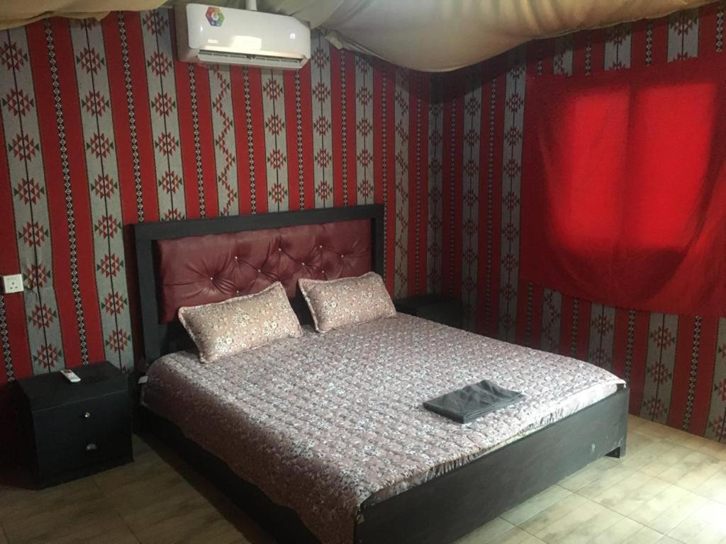 Oryx Camp Hotel Wadi Rum Ngoại thất bức ảnh
